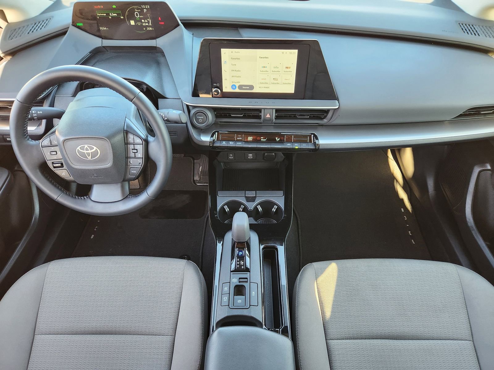 Used 2024 Toyota Prius LE image 29