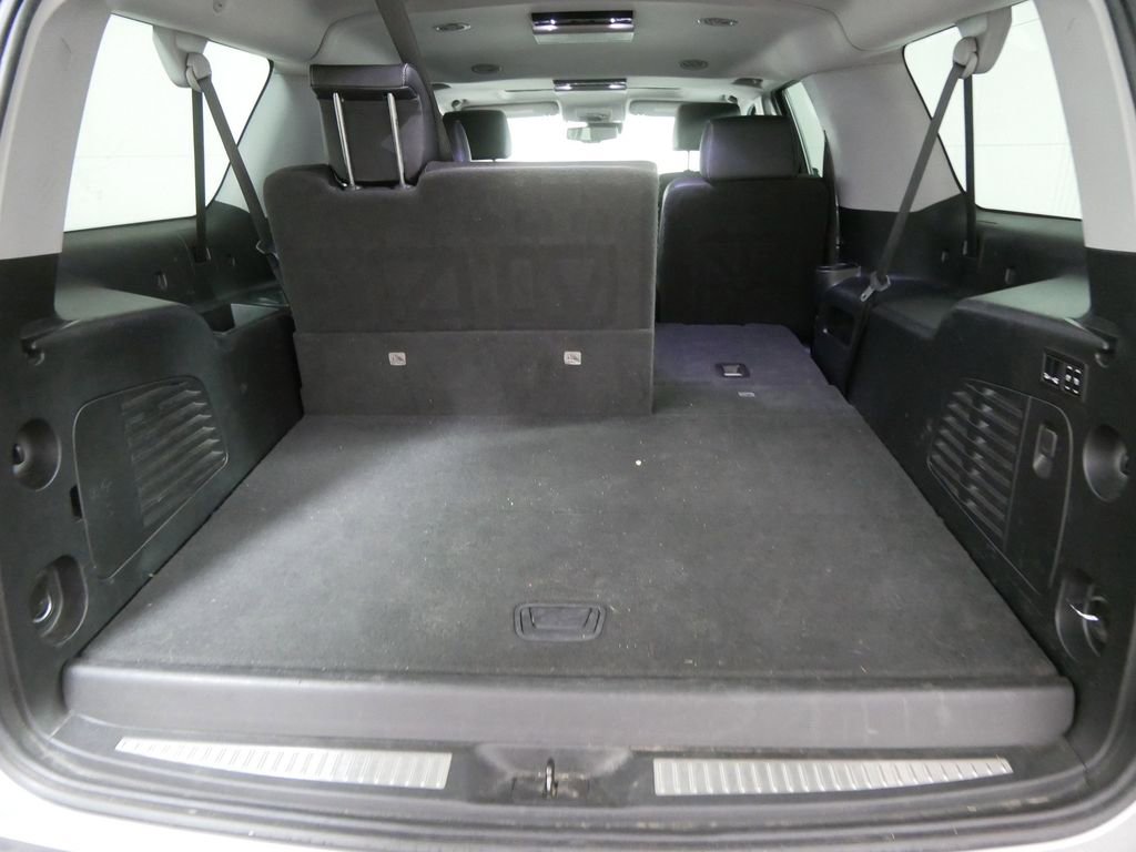 Used 2020 Chevrolet Suburban LT image 5