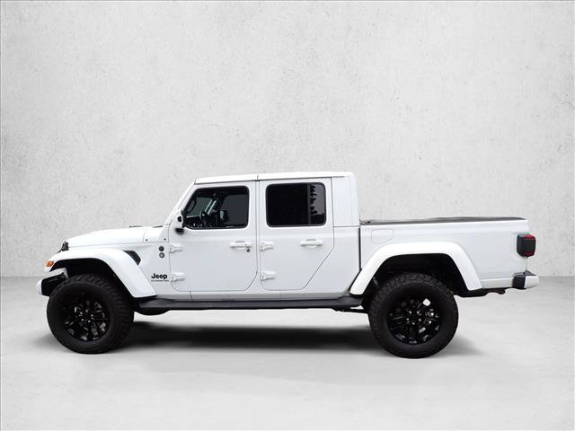 Used 2021 Jeep Gladiator Overland AWD/4WD image 2