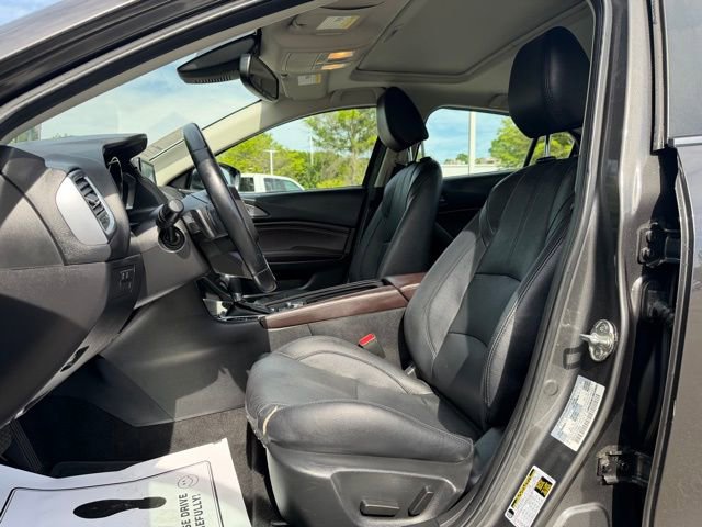 Used 2018 MAZDA MAZDA3 Grand Touring w/ Premium Equipment Package FWD image 12