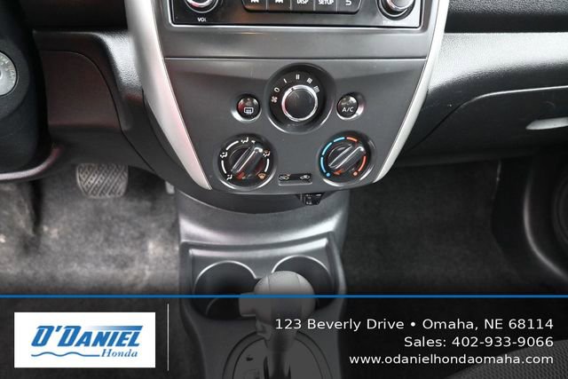 Used 2015 Nissan Versa SV FWD image 31