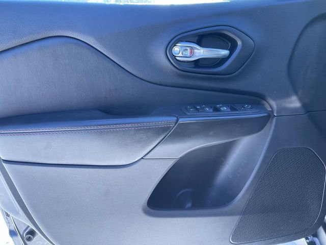 Used 2022 Jeep Cherokee Trailhawk w/ Trailer Tow Group image 22