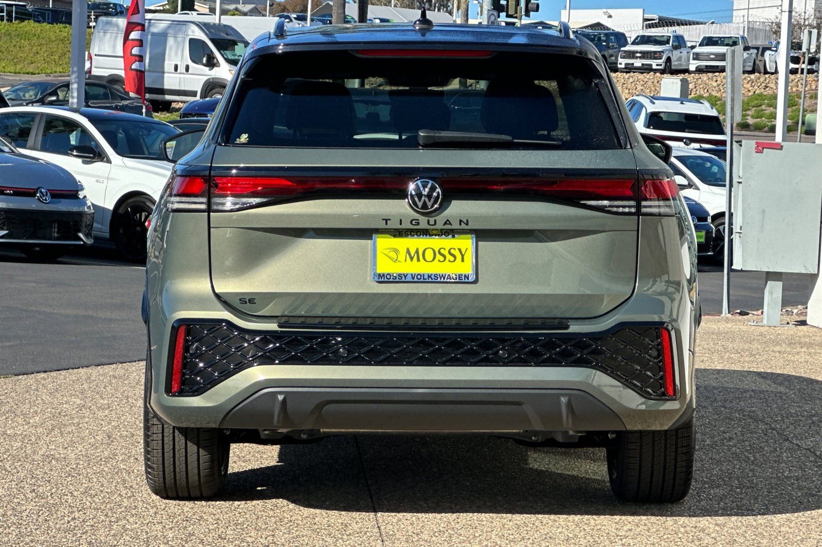 New 2026 Volkswagen Tiguan SE R-Line image 5
