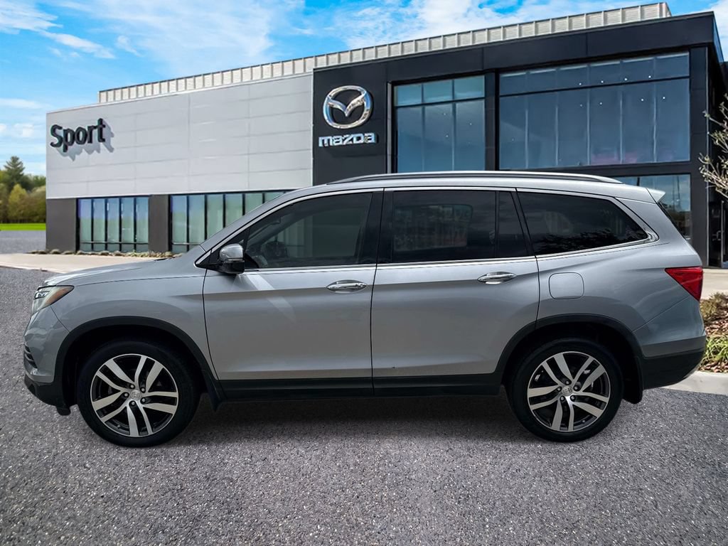 Used 2017 Honda Pilot Touring image 7