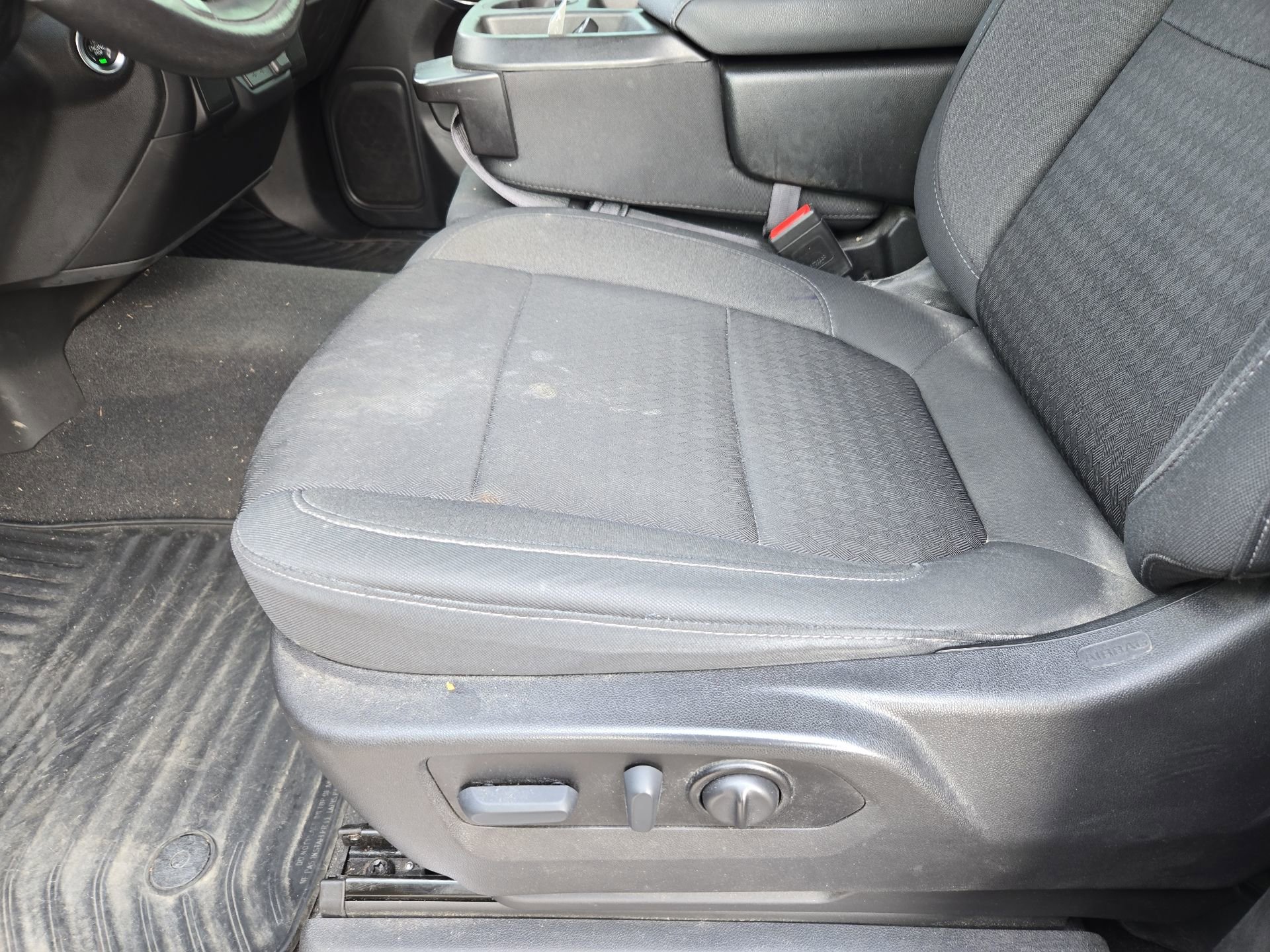 Used 2021 Chevrolet Silverado 1500 LT RWD image 5