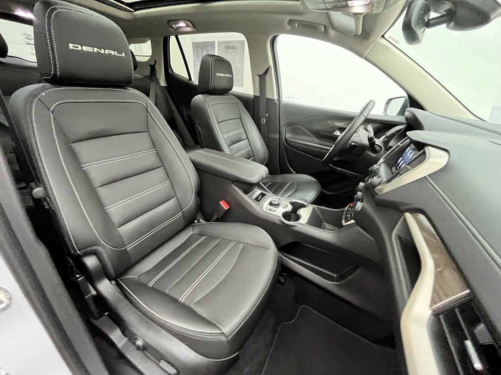 Used 2024 GMC Terrain Denali w/ Denali Premium Package AWD/4WD image 35