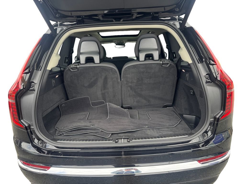 Certified 2025 Volvo XC90 B5 Plus image 6