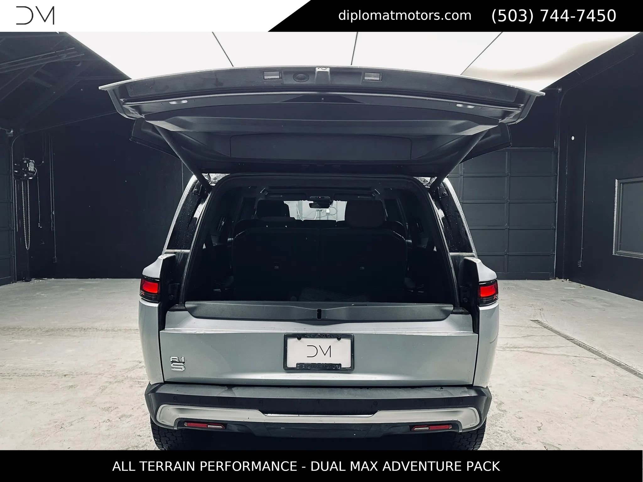 Used 2024 Rivian R1S Adventure image 46