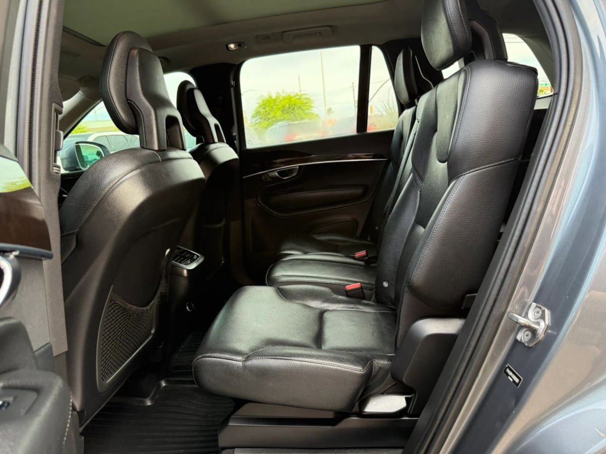 Used 2016 Volvo XC90 T6 Momentum w/ Momentum Plus Package AWD/4WD image 45