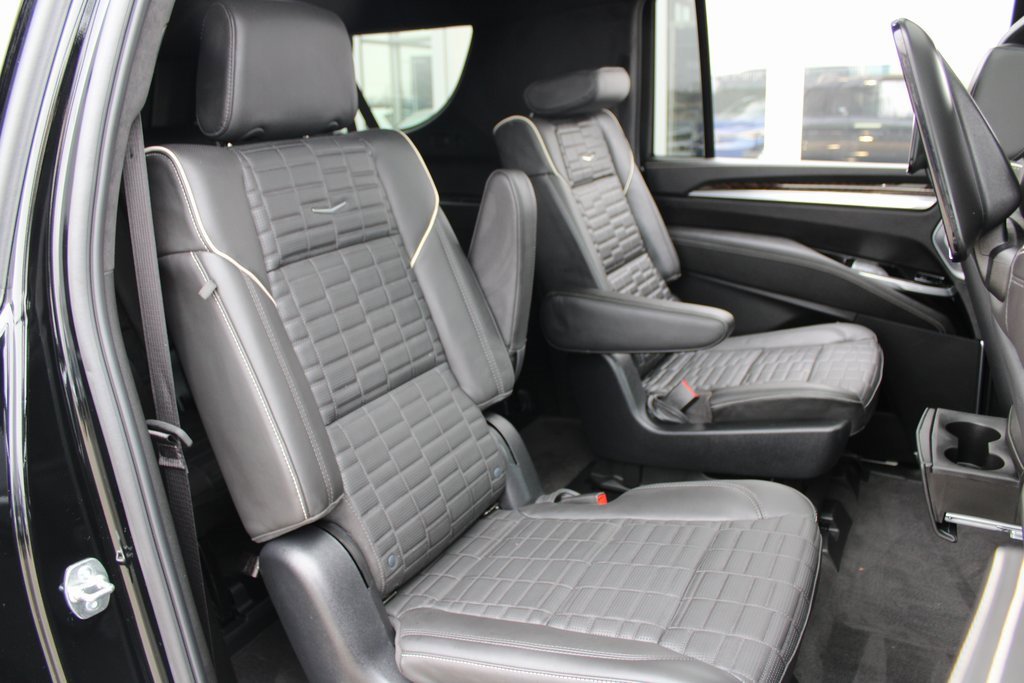 Used 2025 Cadillac Escalade ESV Sport Platinum w/ LPO, ONYX Package image 27