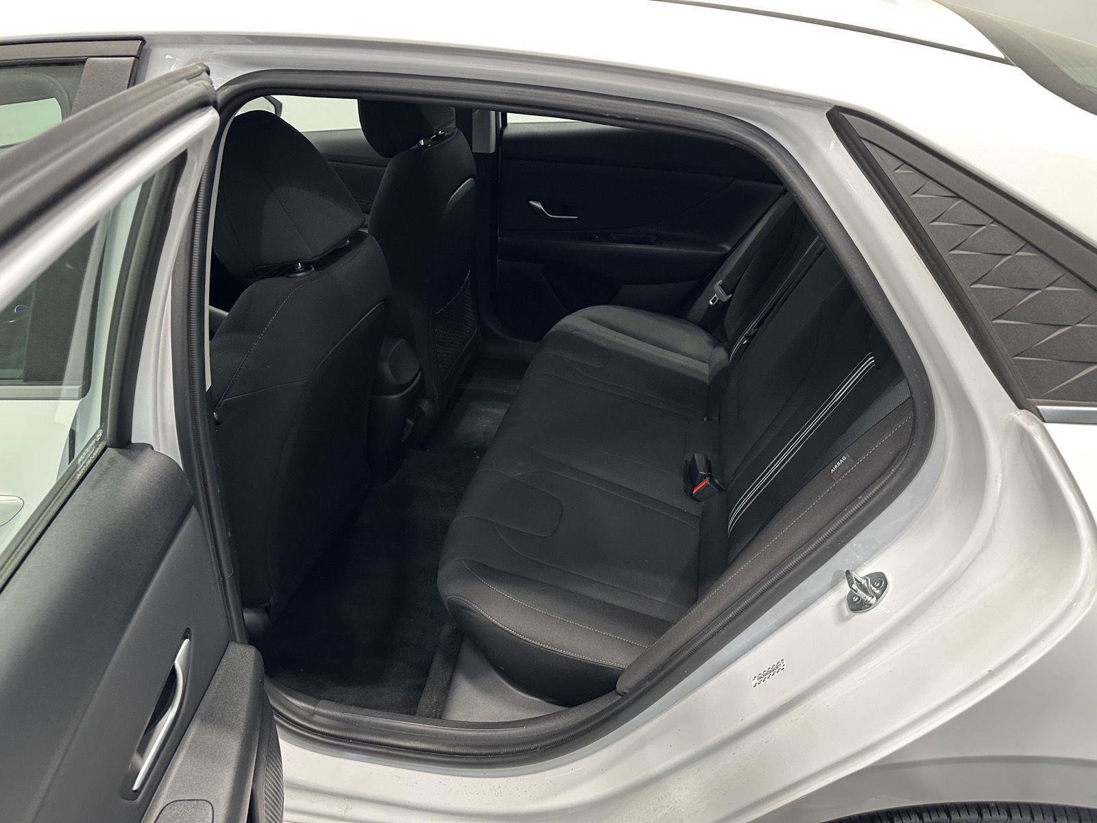 Certified 2024 Hyundai Elantra SEL w/ Convenience Package FWD image 27