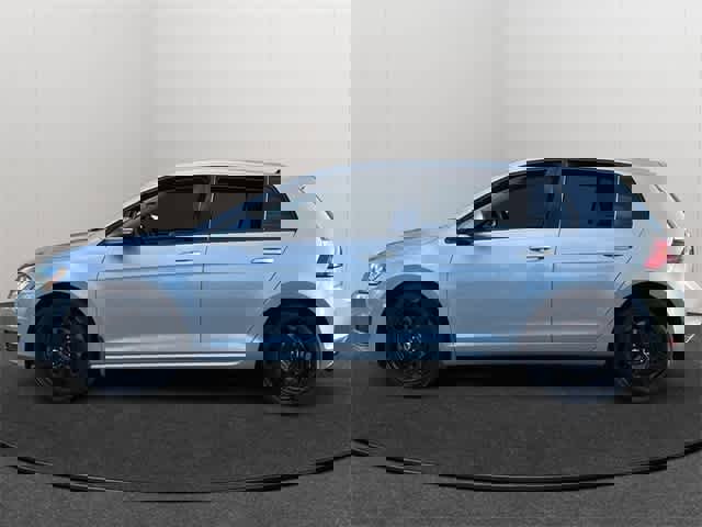 Used 2015 Volkswagen Golf S image 3