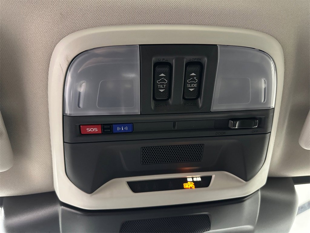 Used 2024 Subaru Crosstrek 2.0i Premium image 32