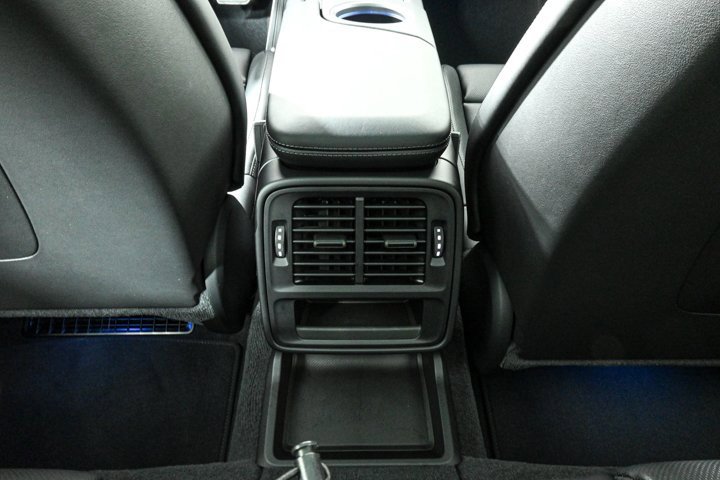 New 2025 Porsche Taycan image 20