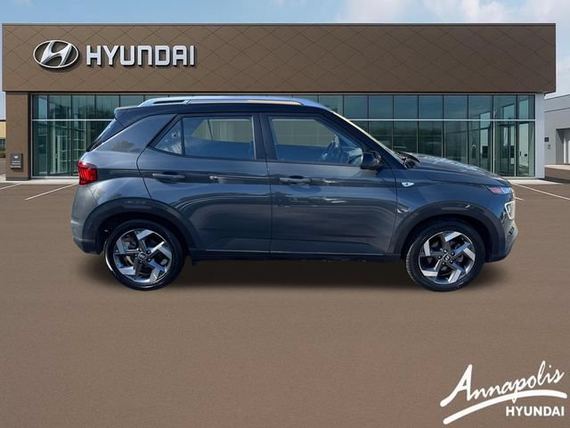 Used 2025 Hyundai Venue Limited FWD image 6