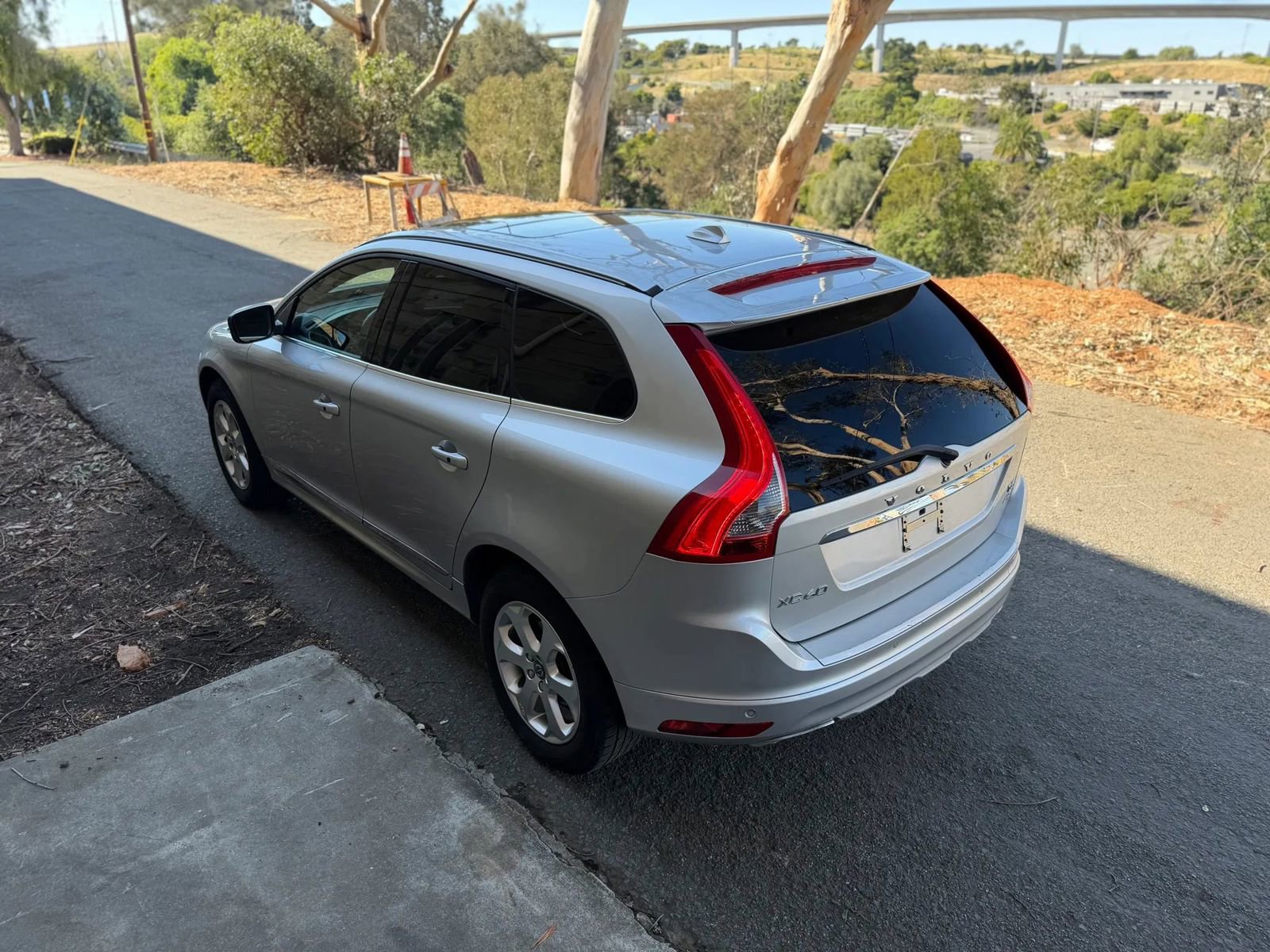 Used 2016 Volvo XC60 T5 Premier w/ Proximity Package AWD/4WD image 39