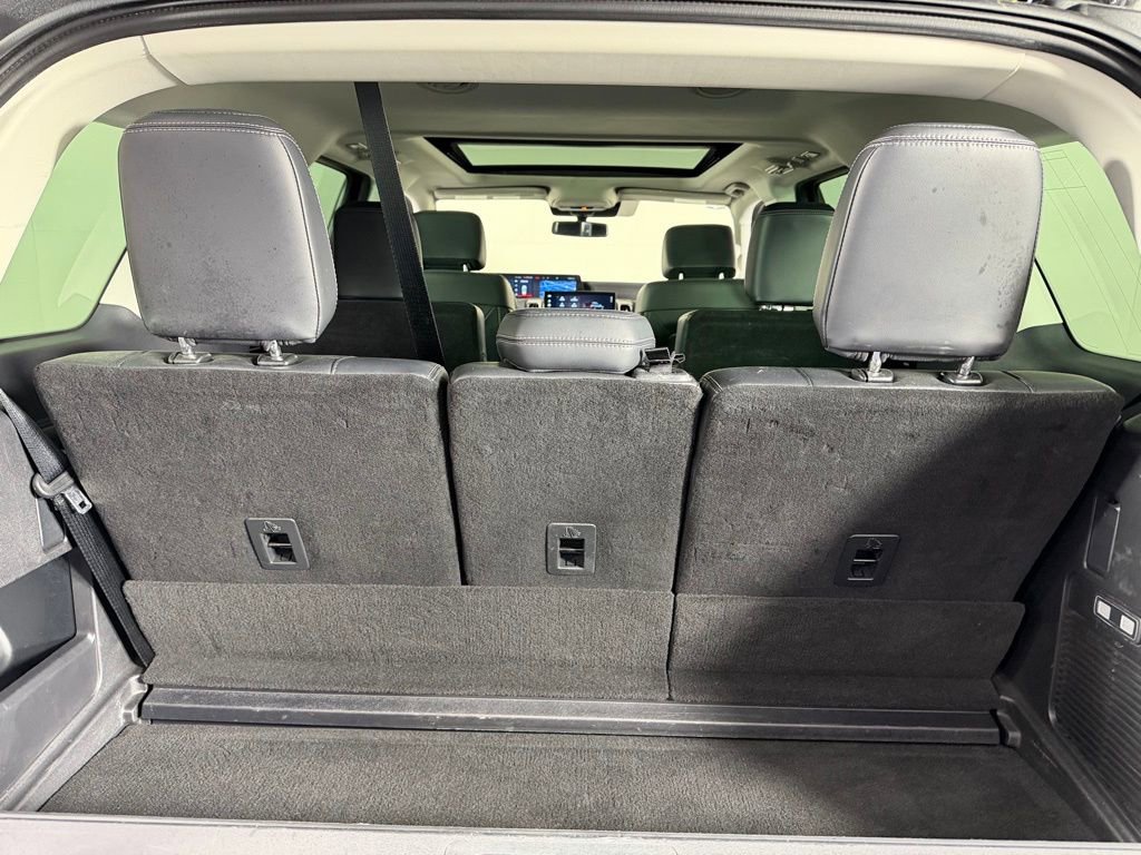 Used 2025 Ford Expedition Platinum image 32