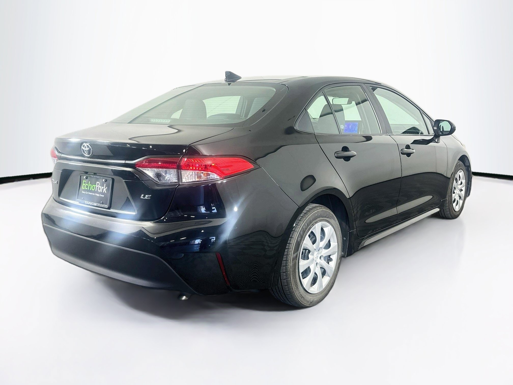 Used 2024 Toyota Corolla LE FWD image 9