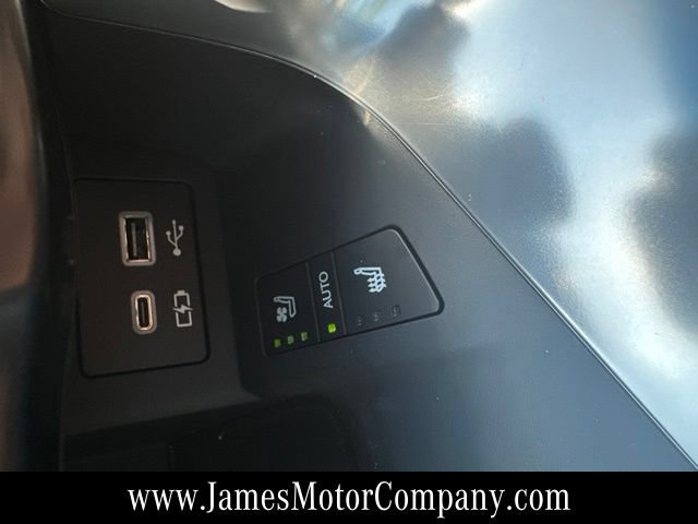 Used 2023 Lexus LX 600 4WD w/ Luxury Package image 12