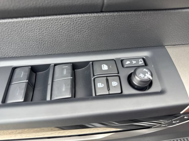 New 2026 Toyota Tundra Limited AWD/4WD image 18