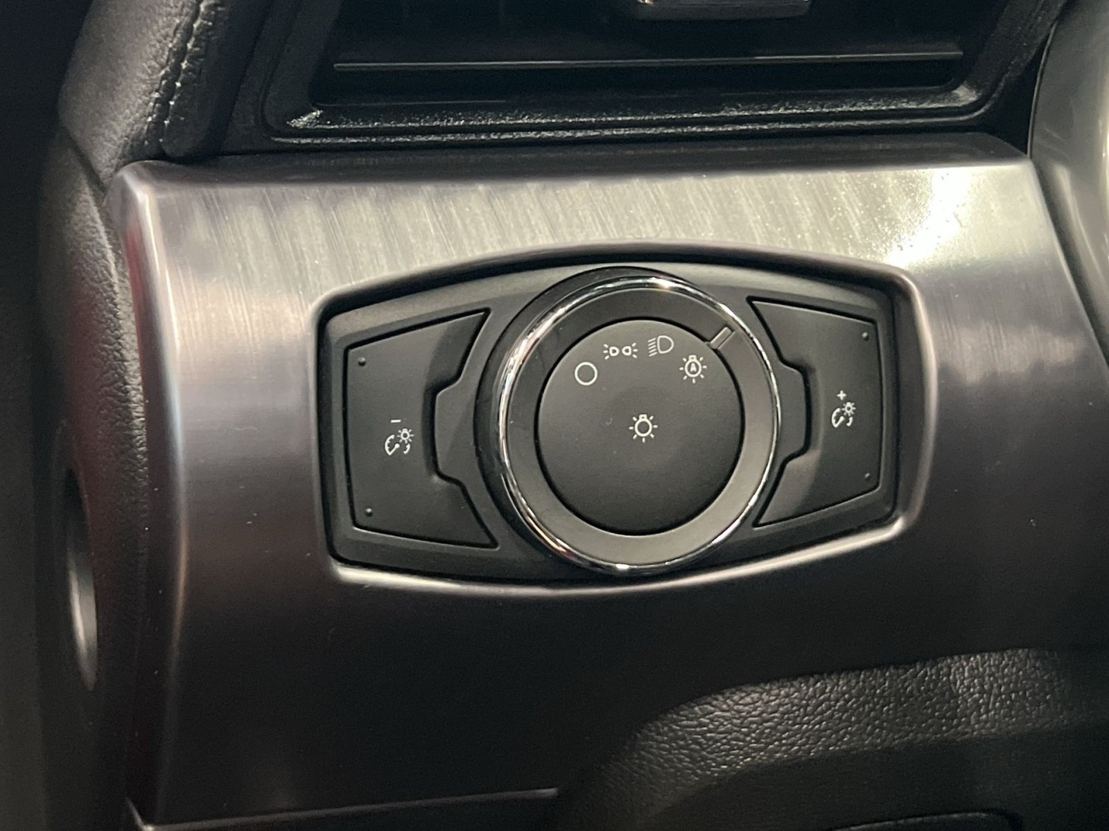 Used 2023 Ford Mustang Mach 1 RWD image 27