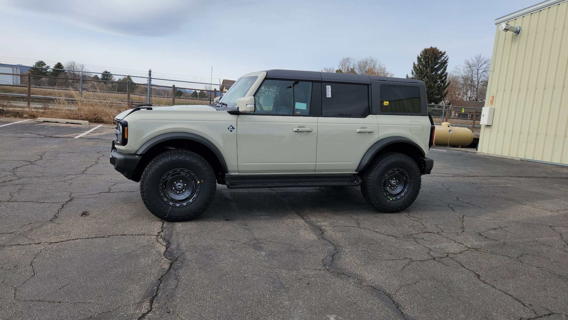 New 2025 Ford Bronco Outer Banks w/ Sasquatch Package image 4