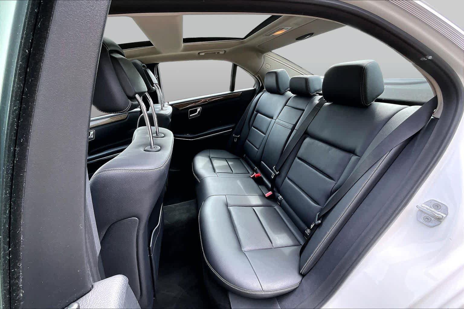 Used 2014 Mercedes-Benz E 350 4MATIC Sedan image 21