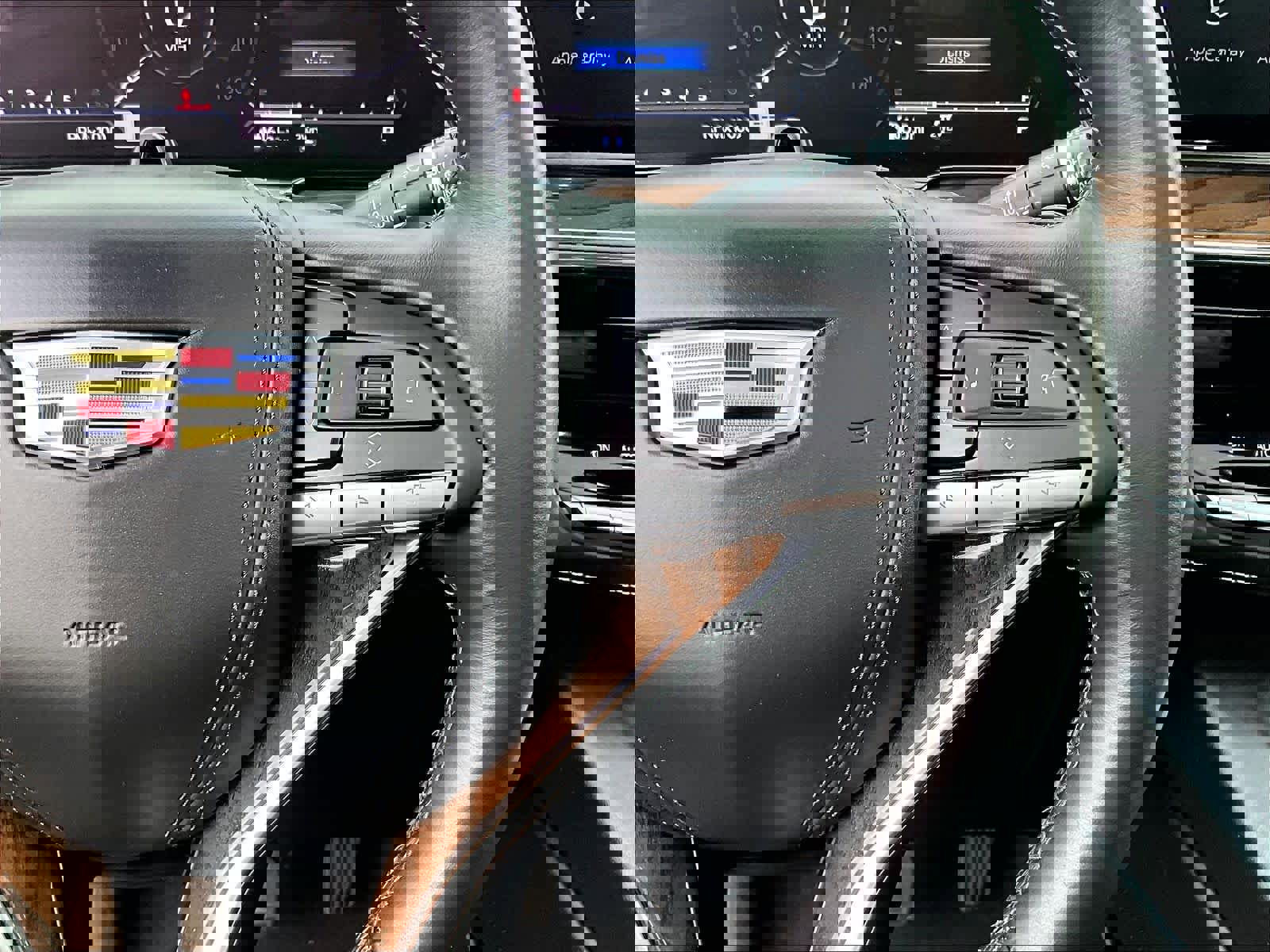 Used 2023 Cadillac Escalade Premium Luxury Platinum image 25