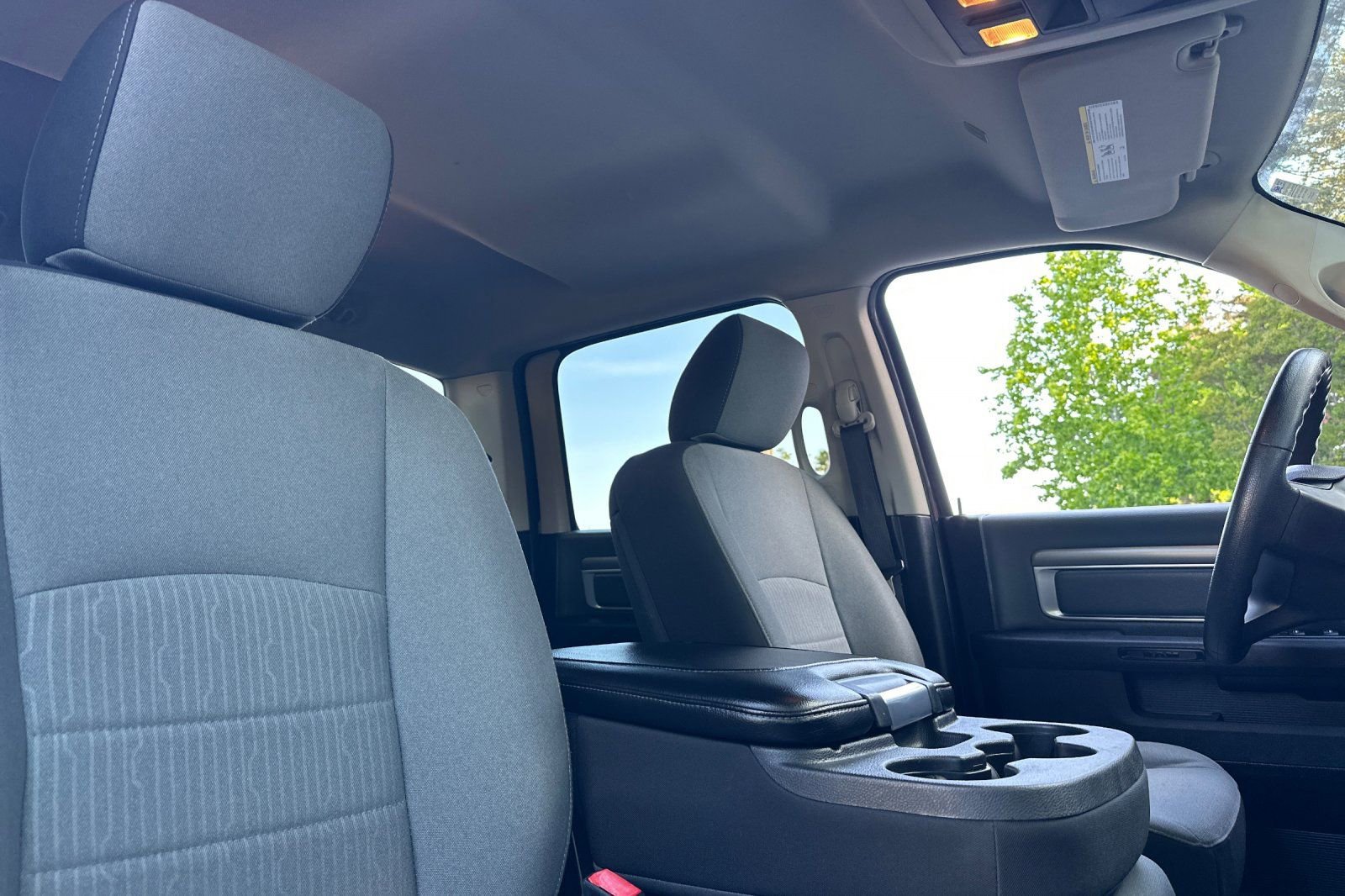 Used 2022 RAM 1500 Classic SLT image 15