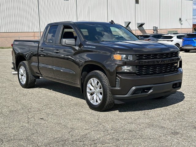 Used 2019 Chevrolet Silverado 1500 Custom w/ Custom Convenience Package AWD/4WD image 8
