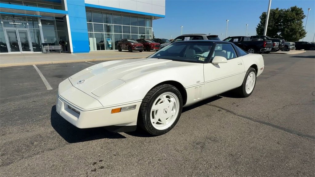 Used 1988 Chevrolet Corvette Coupe image 4