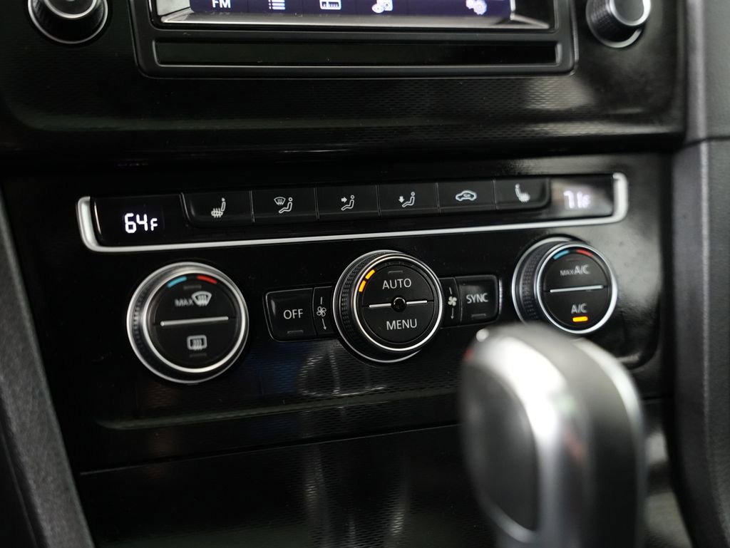 Used 2015 Volkswagen GTI SE FWD image 22