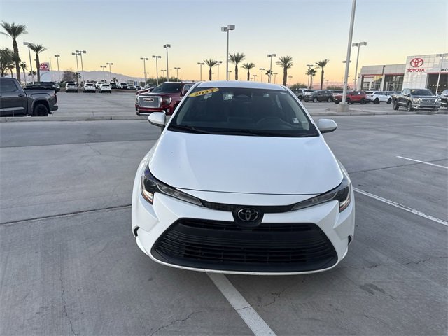 Used 2023 Toyota Corolla LE image 2