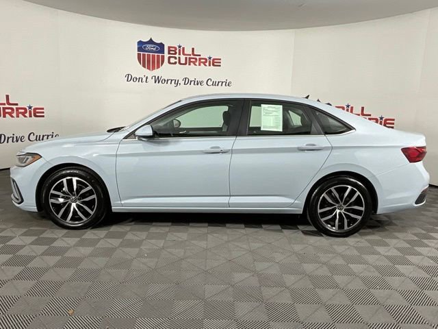 Used 2025 Volkswagen Jetta SE image 6