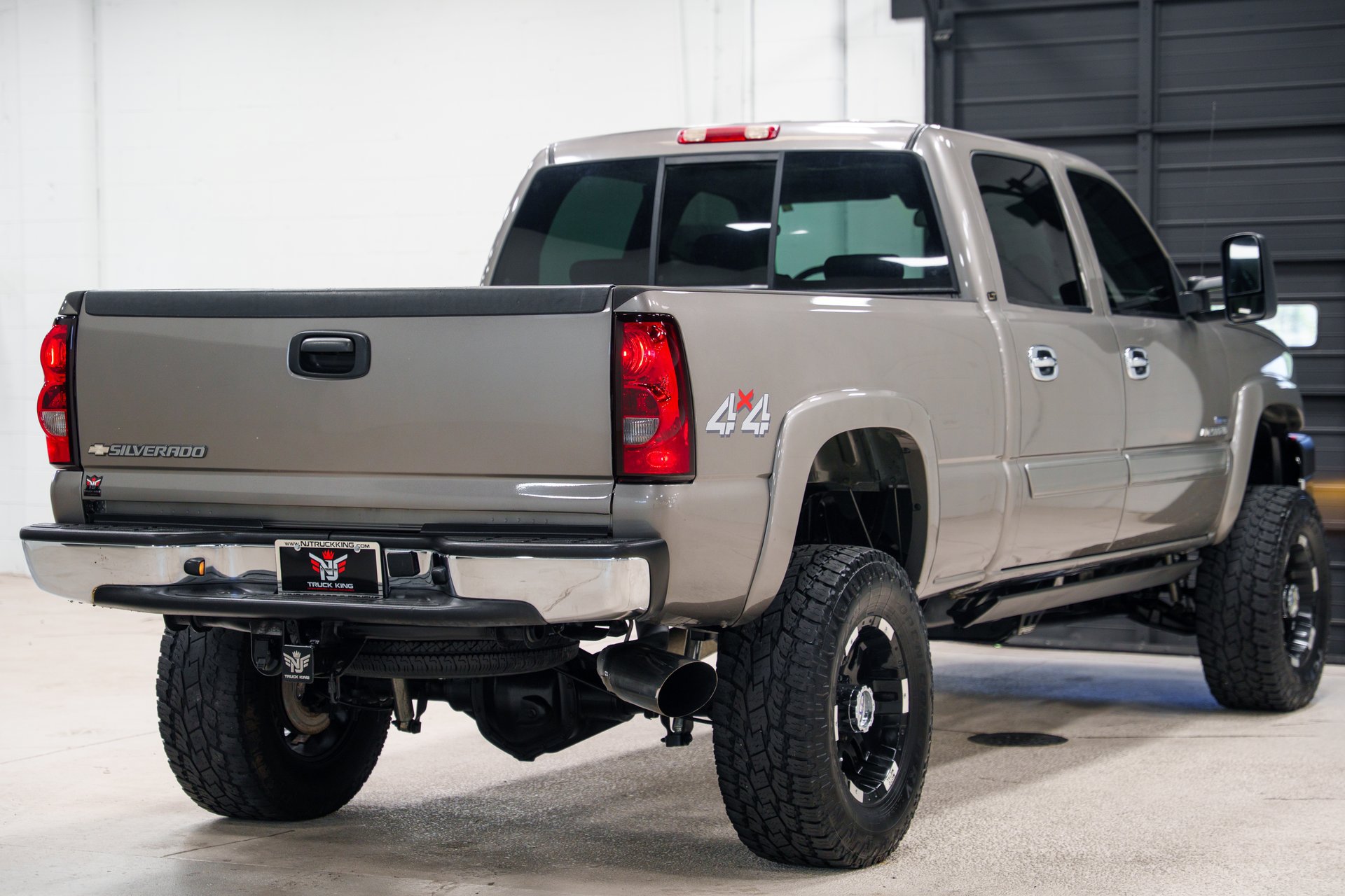 Used 2007 Chevrolet Silverado 2500 LT w/ Heavy-Duty Power Package AWD/4WD image 14