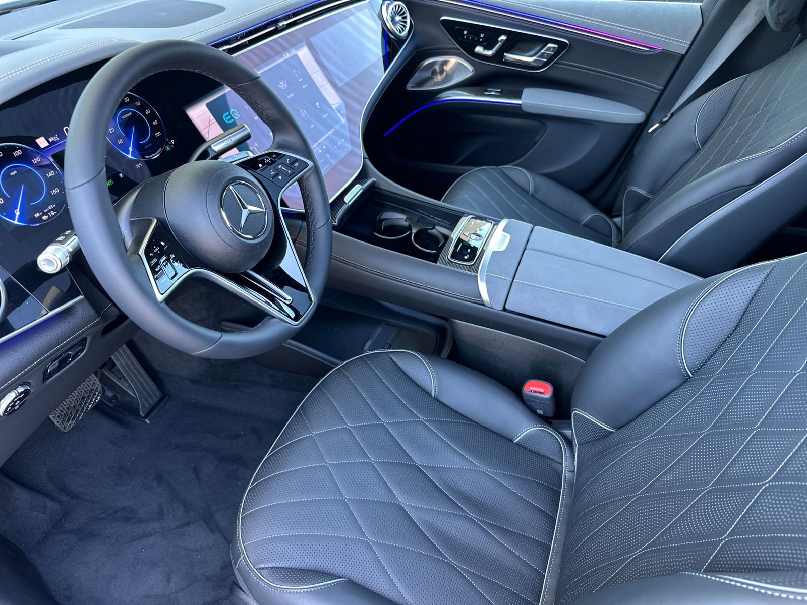 New 2026 Mercedes-Benz EQS 550 4MATIC SUV image 10