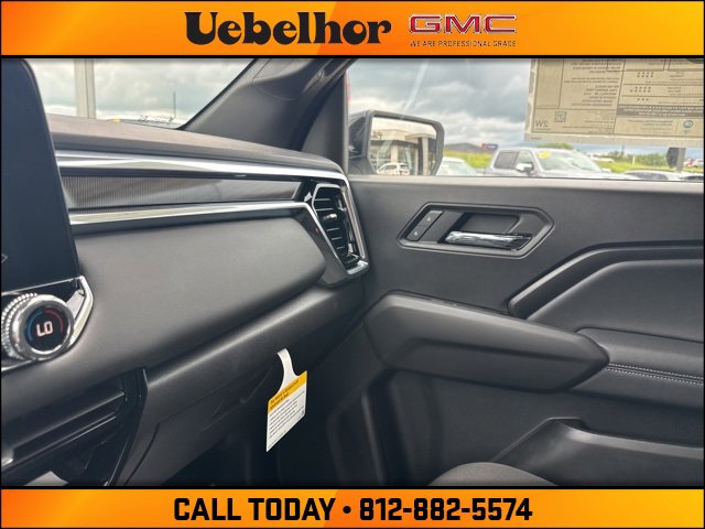 New 2025 GMC Canyon Elevation w/ Convenience Package image 31
