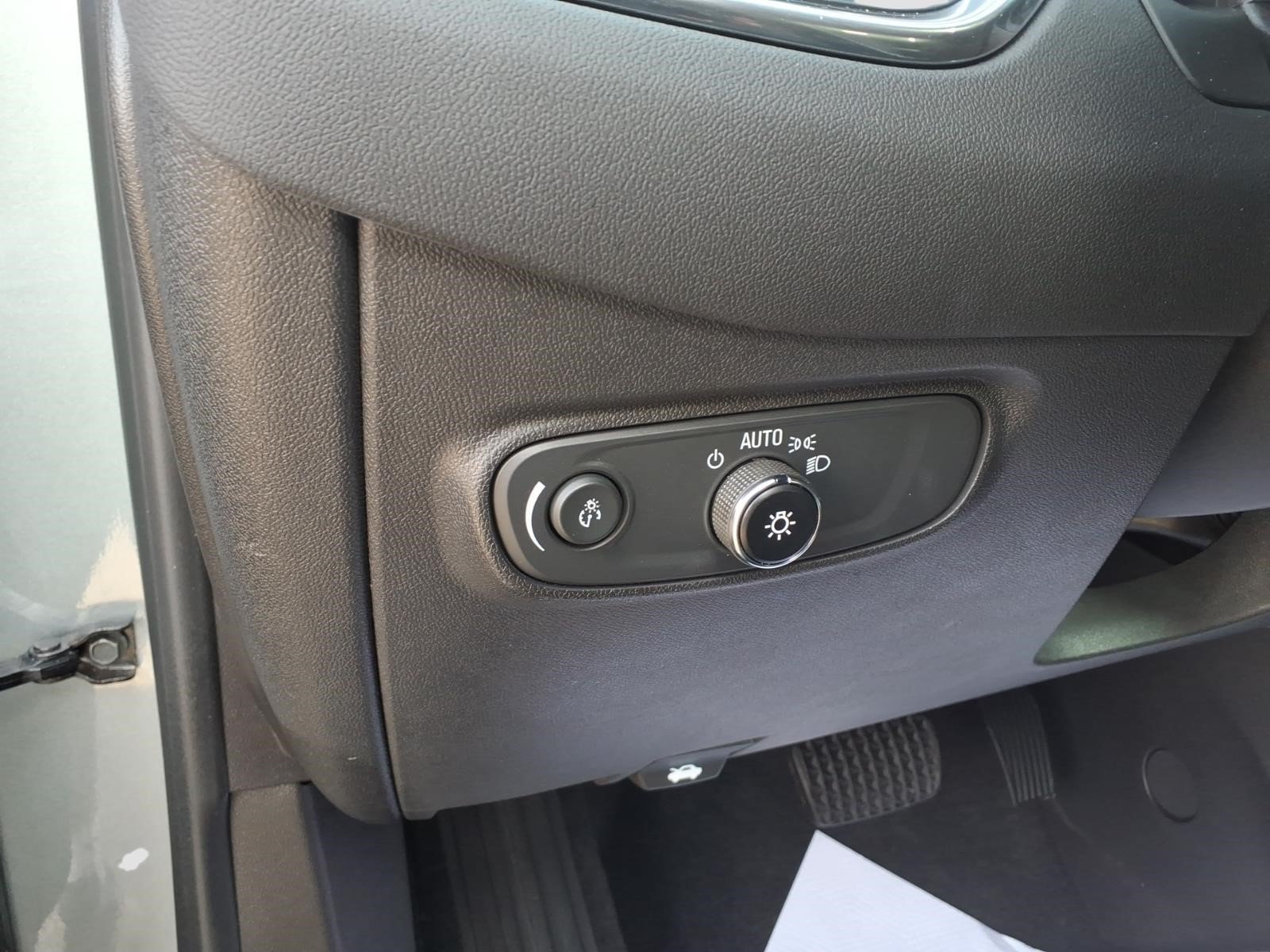 Used 2024 Chevrolet Equinox LT w/ LPO, Floor Liner Package AWD/4WD image 17
