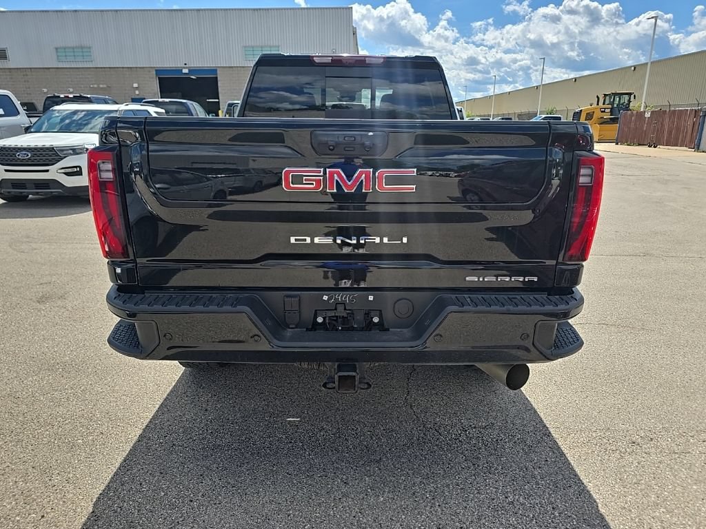 Used 2025 GMC Sierra 3500 Denali w/ Denali Reserve Package AWD/4WD image 5