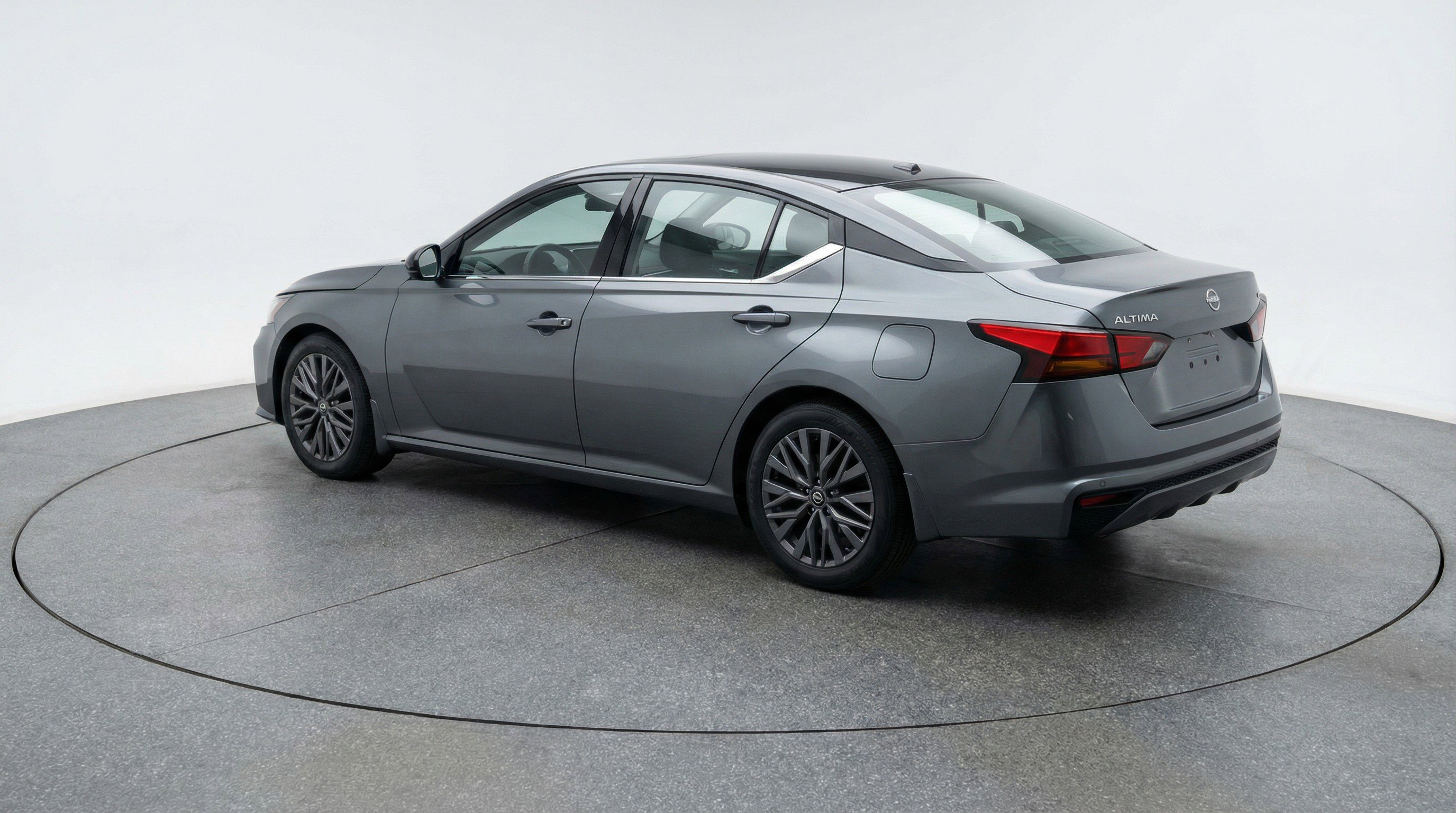 Used 2025 Nissan Altima 2.5 SV image 6