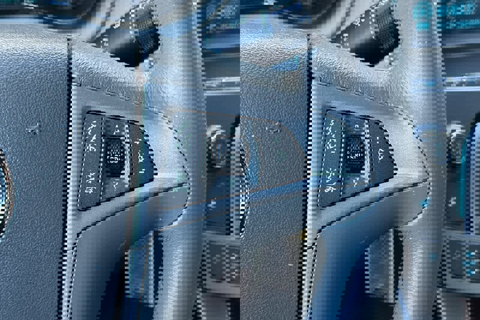 Used 2011 Buick LaCrosse CXL image 24