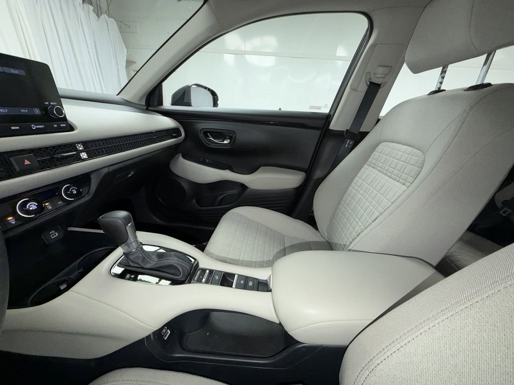 Used 2023 Honda HR-V LX image 22