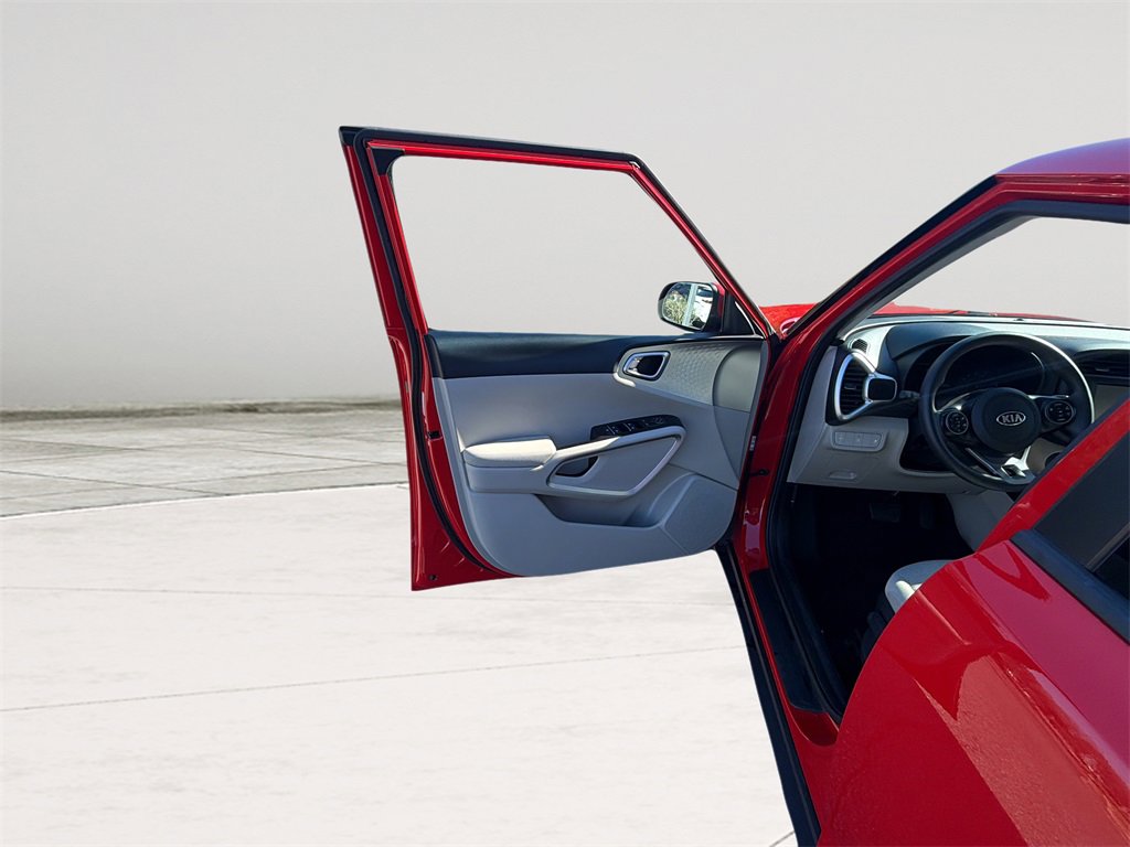 Used 2020 Kia Soul LX image 13