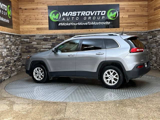 Used 2017 Jeep Cherokee Latitude w/ Cold Weather Group AWD/4WD image 8