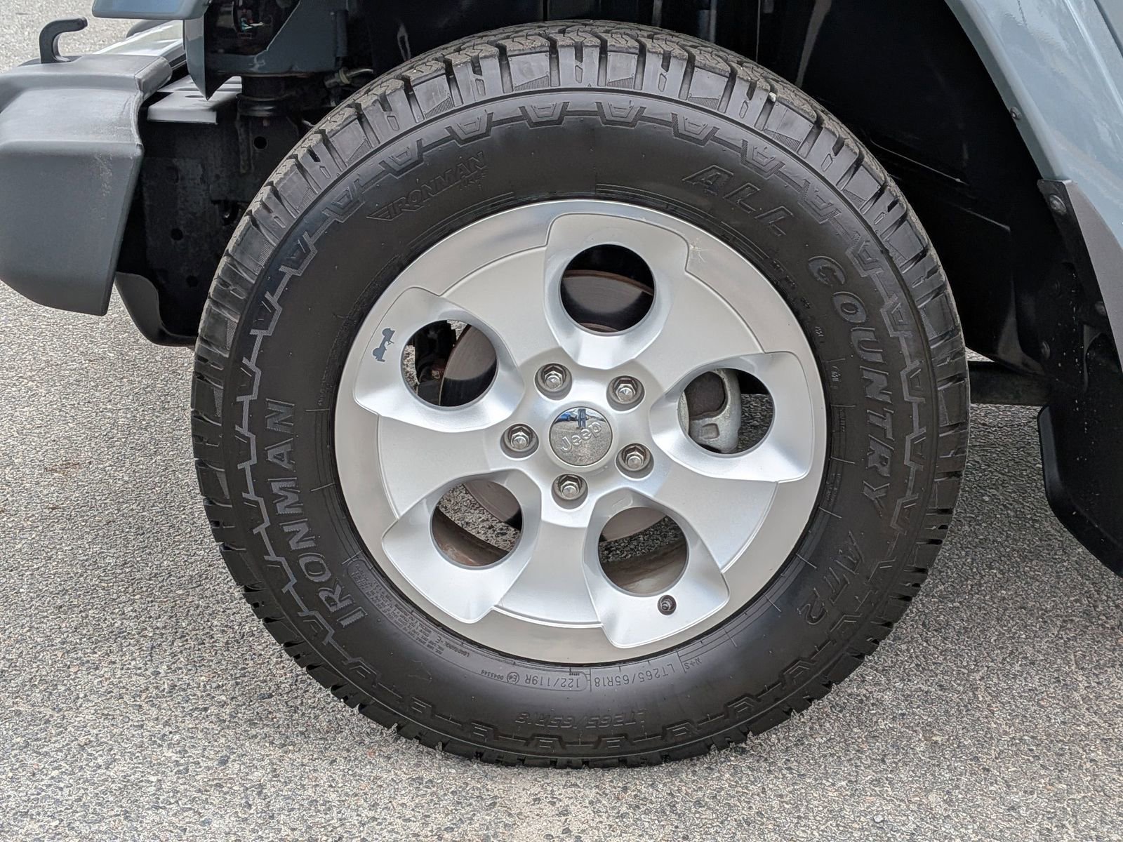 Used 2015 Jeep Wrangler Unlimited Sahara image 6