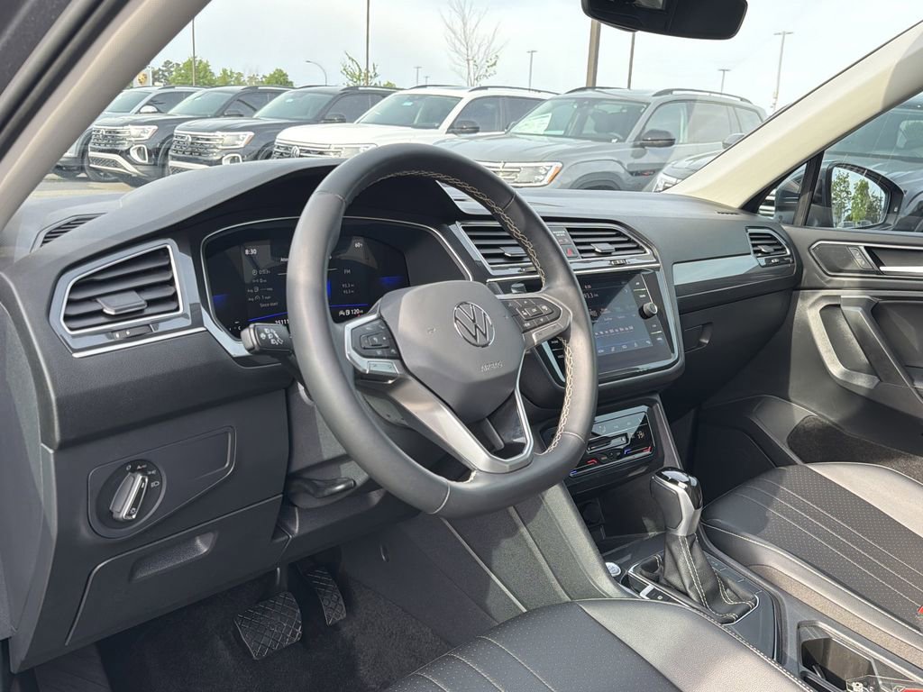 Used 2023 Volkswagen Tiguan SE FWD image 10