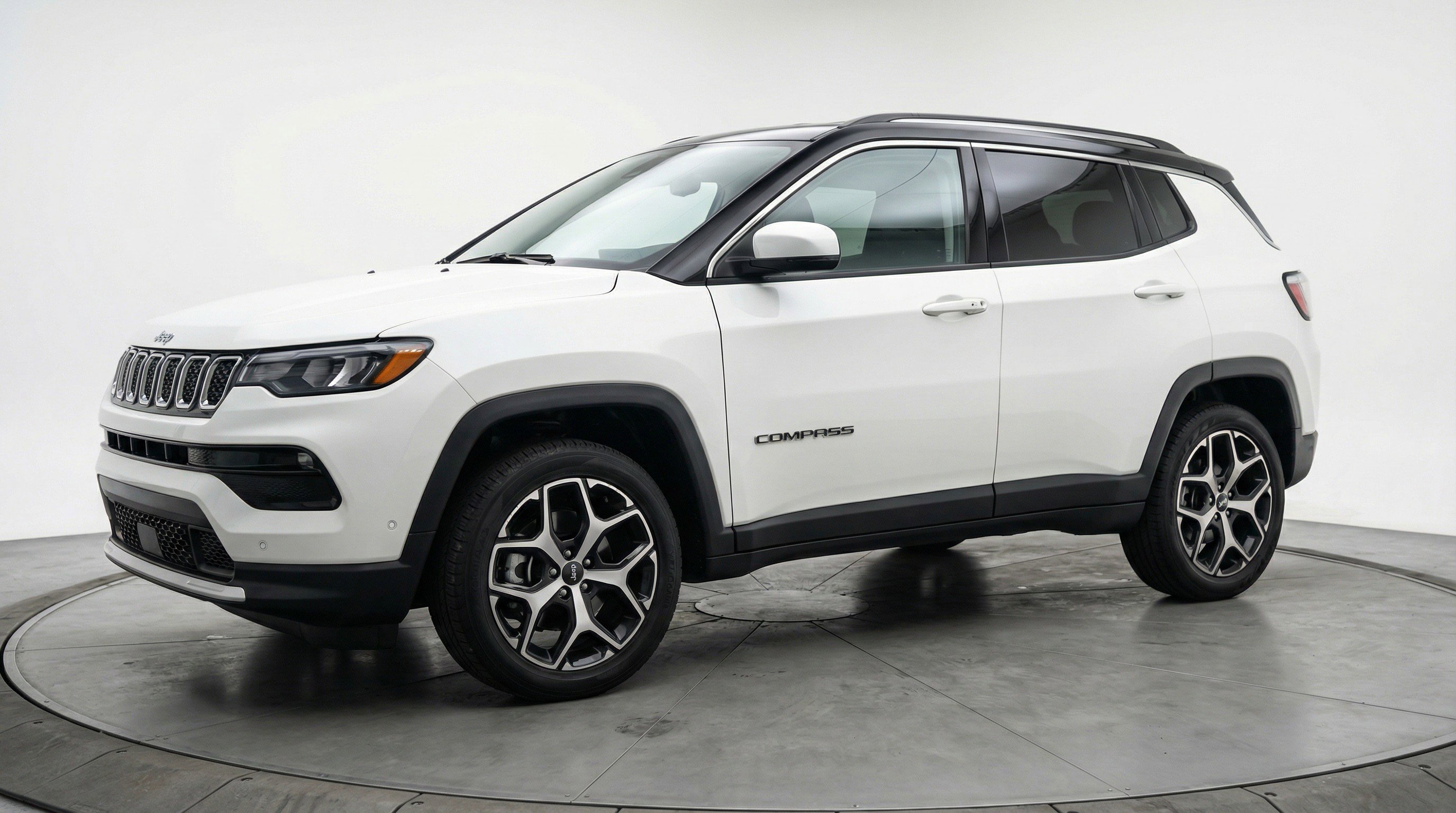 Used 2025 Jeep Compass Limited image 3