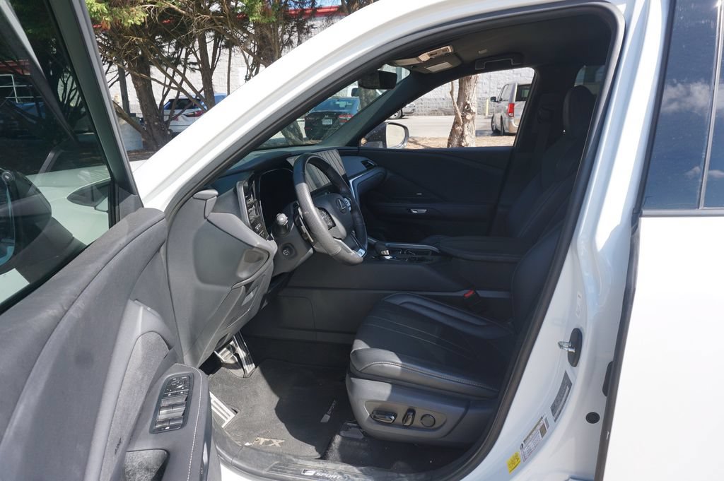 Used 2024 Lexus TX 500h AWD w/ Technology Package image 2