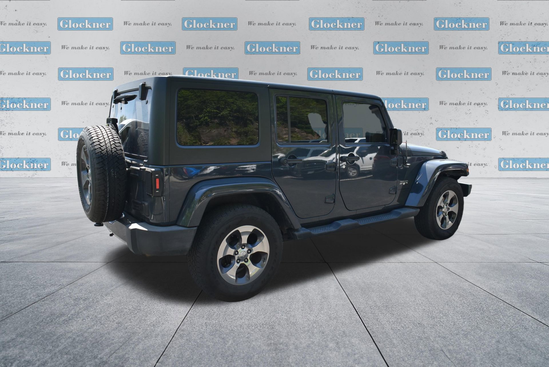 Used 2016 Jeep Wrangler Unlimited Sahara w/ Dual Top Group AWD/4WD image 16