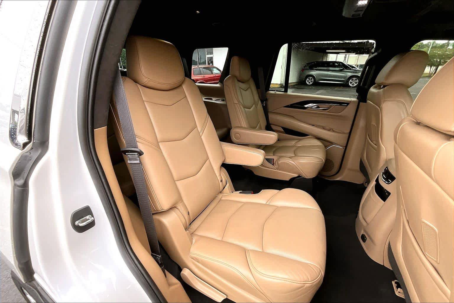 Used 2020 Cadillac Escalade Platinum RWD image 21